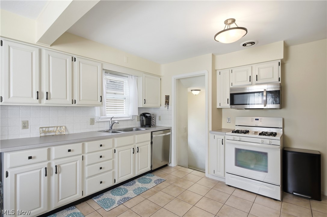 8102 Essen Avenue Property Photo 10