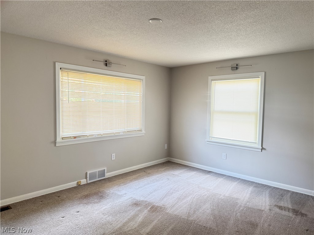1311 N Walnut Street Property Photo 8