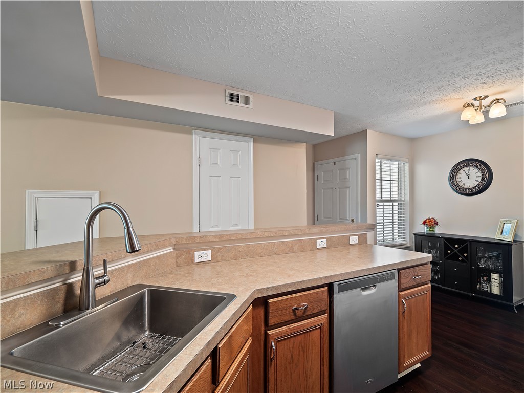 6729 Asterhurst Property Photo 8
