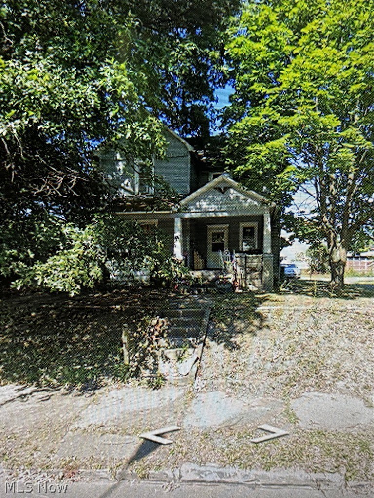 1025 S Freedom Avenue Property Photo 1