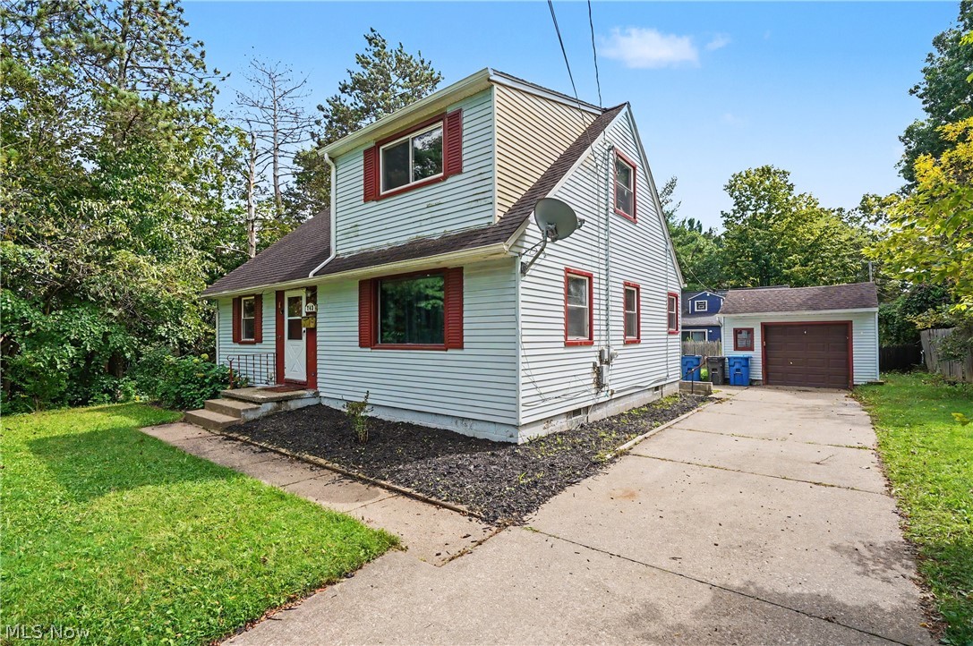 742 Avondale Street Property Photo 3