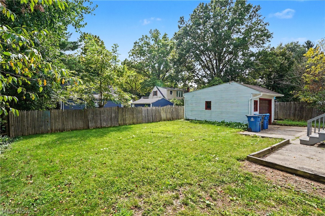 742 Avondale Street Property Photo 8