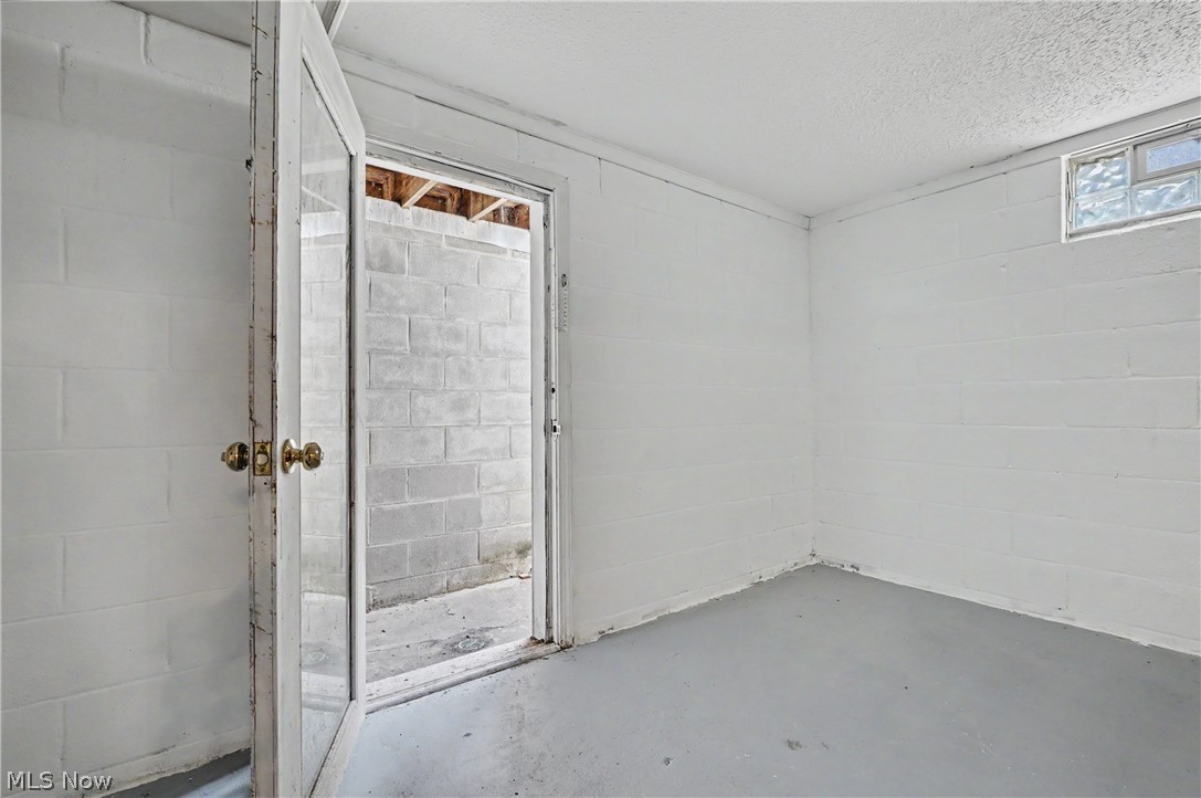 742 Avondale Street Property Photo 36