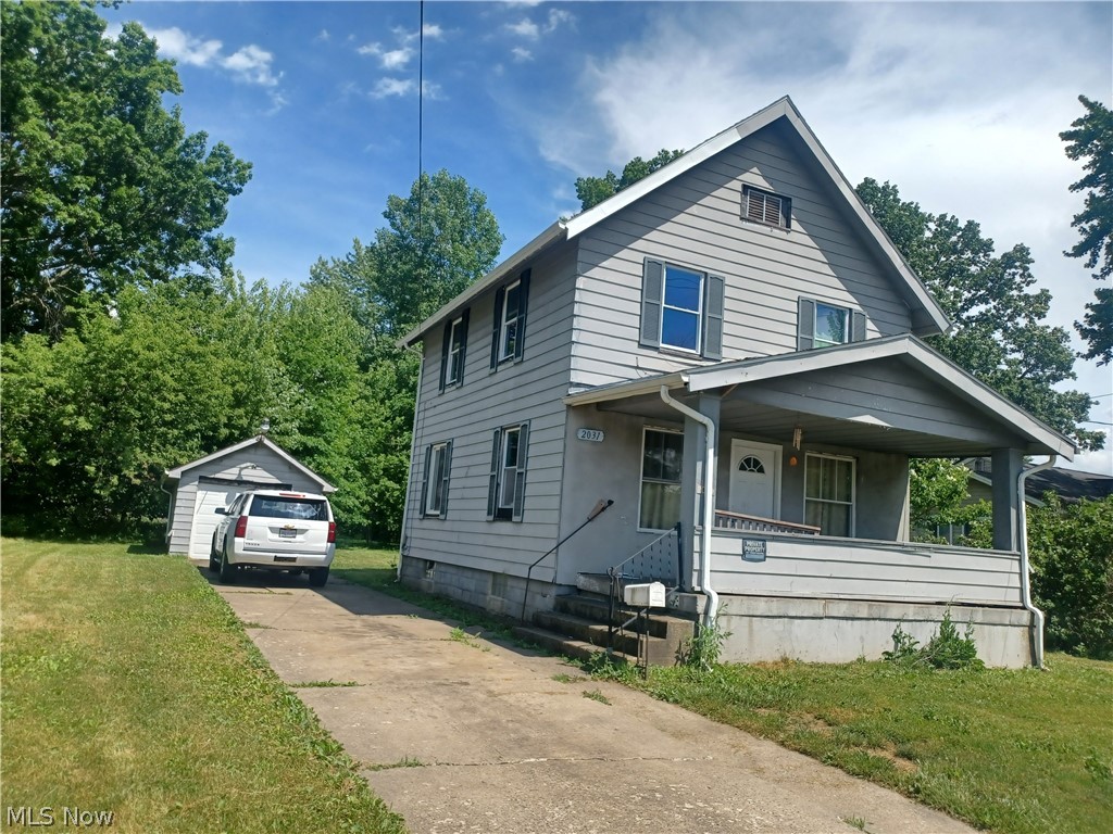 2031 Willard Avenue Se Property Photo 1