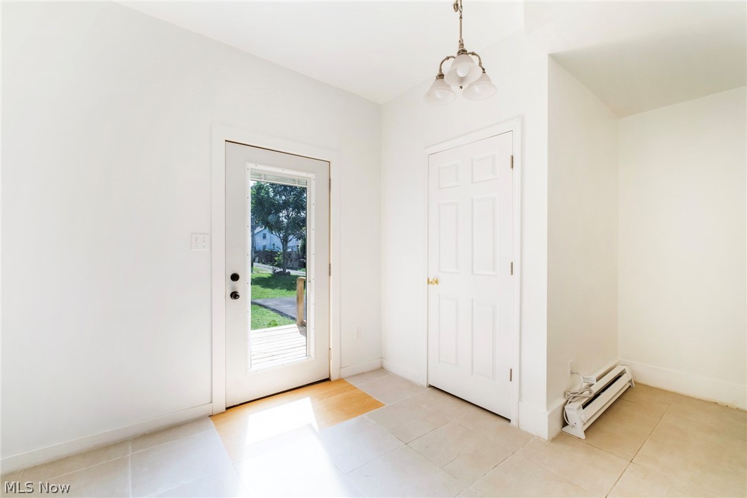 651 E 6th Street Property Photo 20