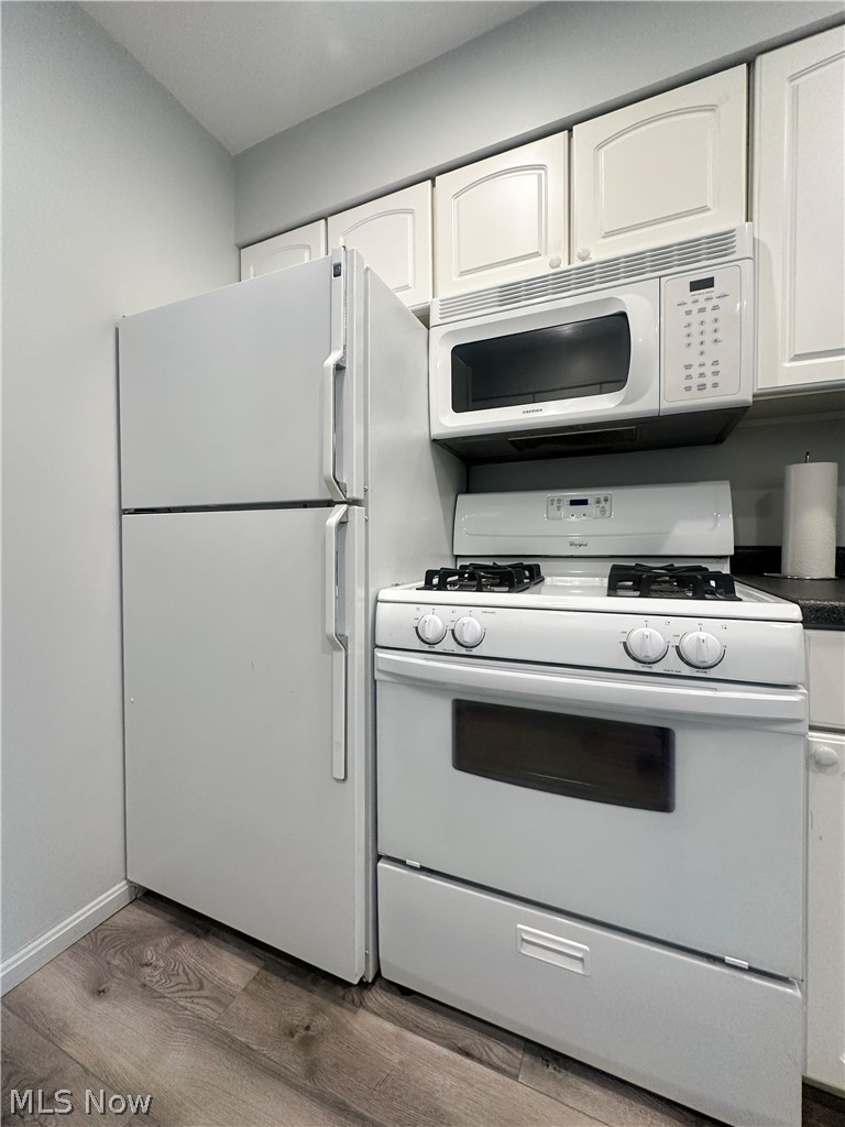 399 Quarry Lane Ne E Property Photo 10