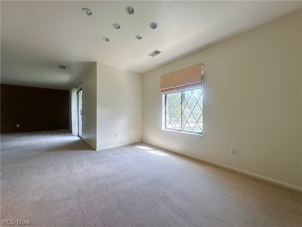 399 Quarry Lane Ne E Property Photo 15
