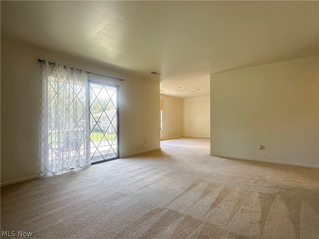 399 Quarry Lane Ne E Property Photo 17