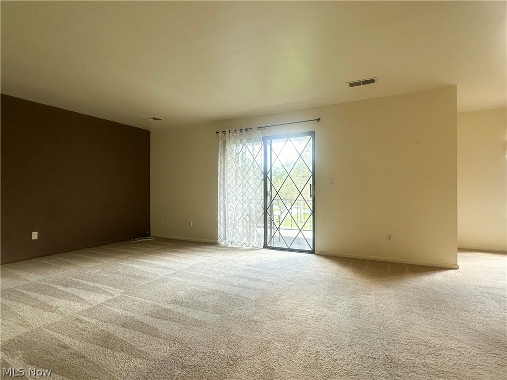 399 Quarry Lane Ne E Property Photo 18