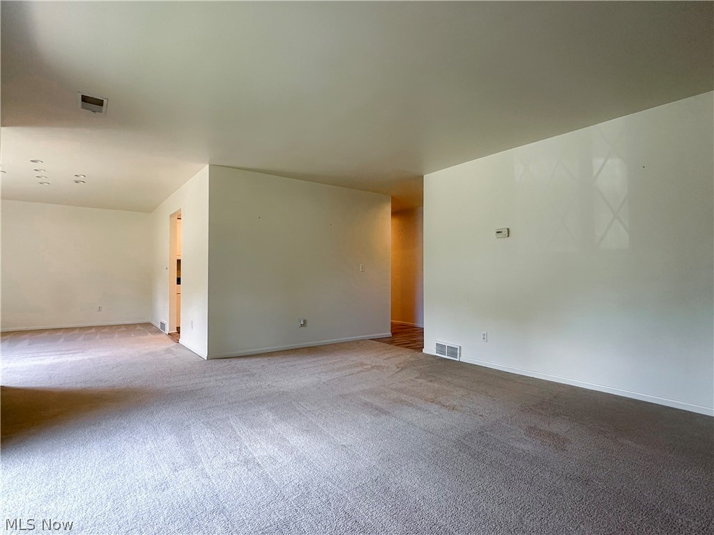 399 Quarry Lane Ne E Property Photo 23
