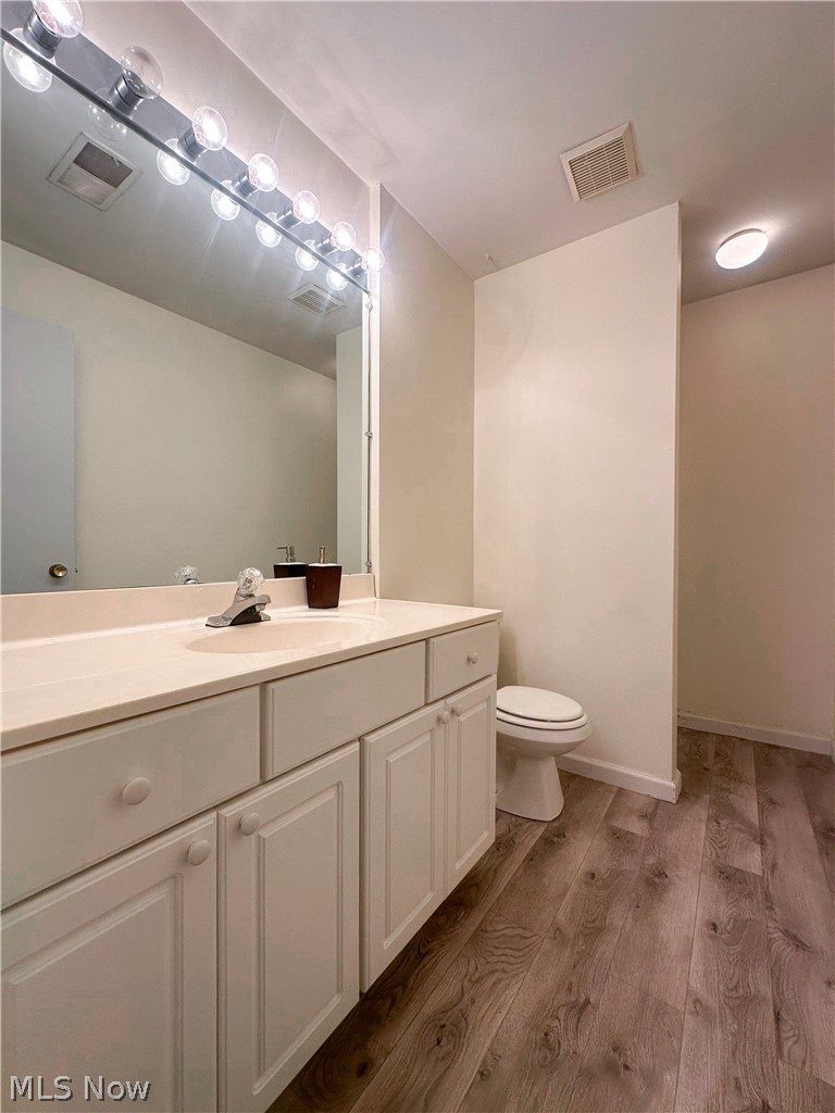 399 Quarry Lane Ne E Property Photo 38