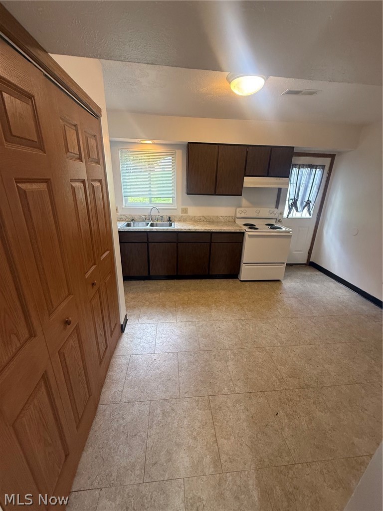 224 Lilac Place Property Photo 3