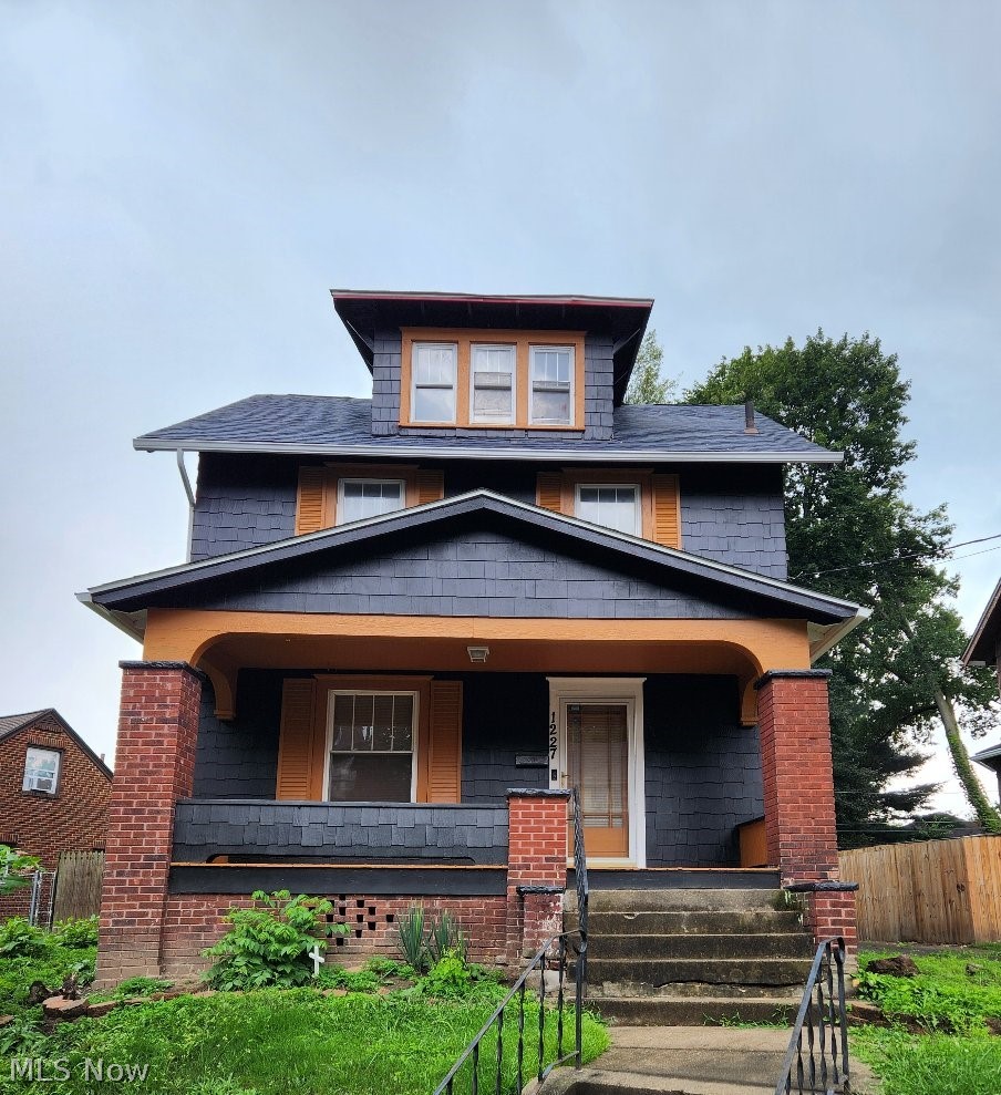 1227 Mcgregor Avenue Nw Property Photo