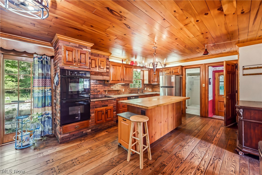 6859 Fairground Boulevard Property Photo 11