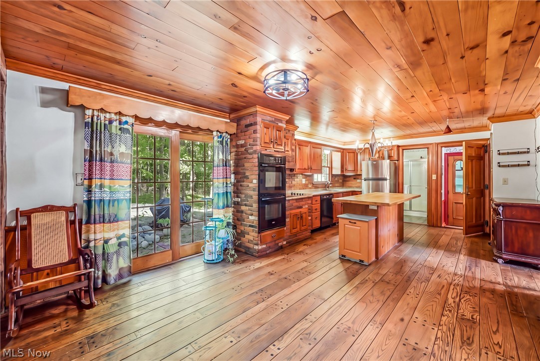 6859 Fairground Boulevard Property Photo 12