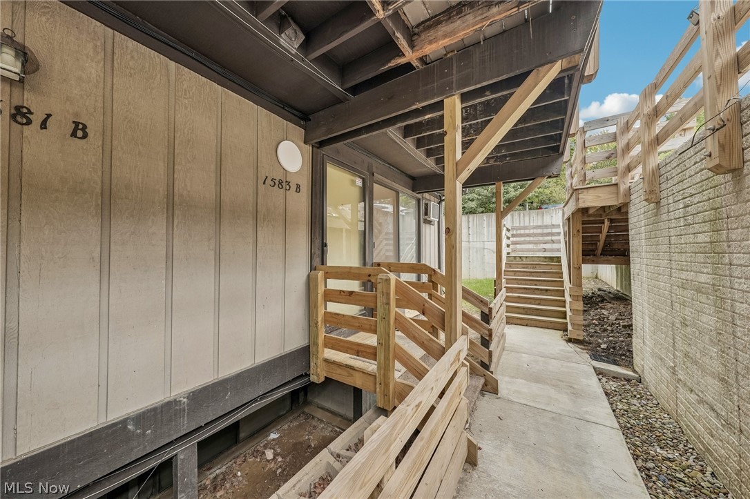 1583 Treetop Trail Property Photo 1