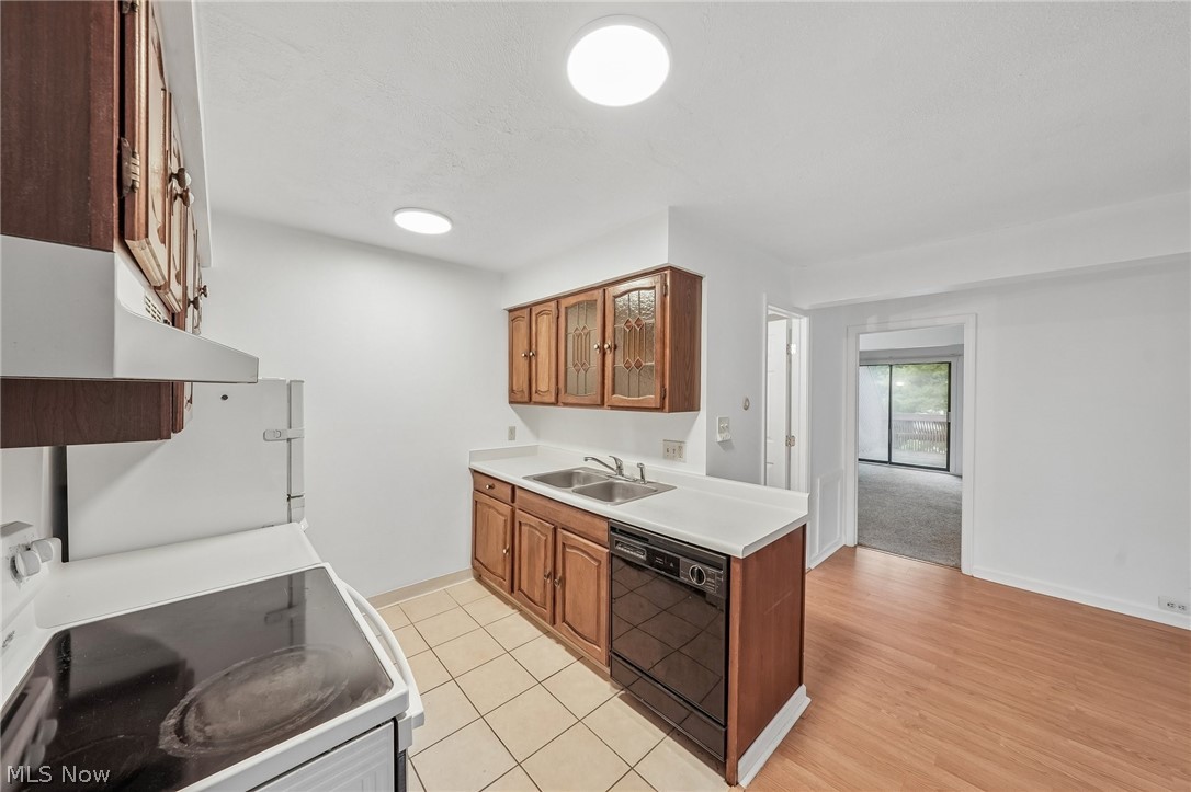 1583 Treetop Trail B Property Photo 8