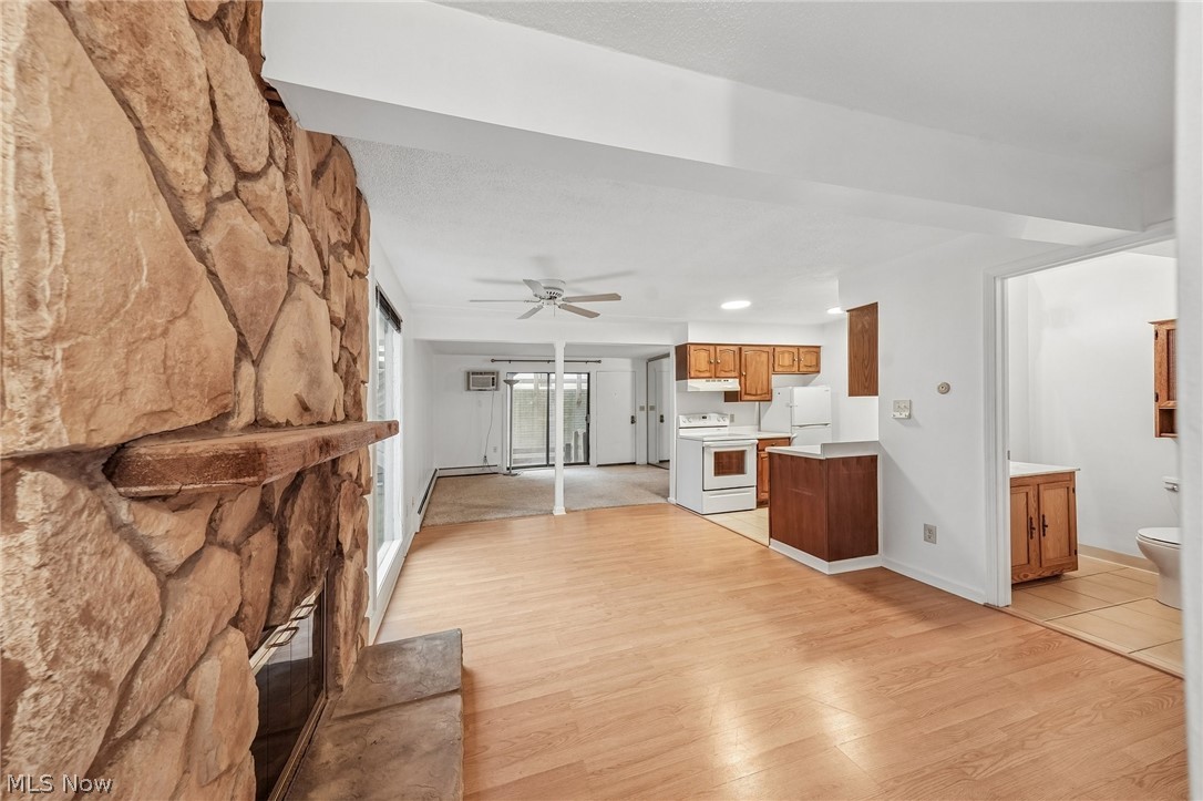 1583 Treetop Trail B Property Photo 12
