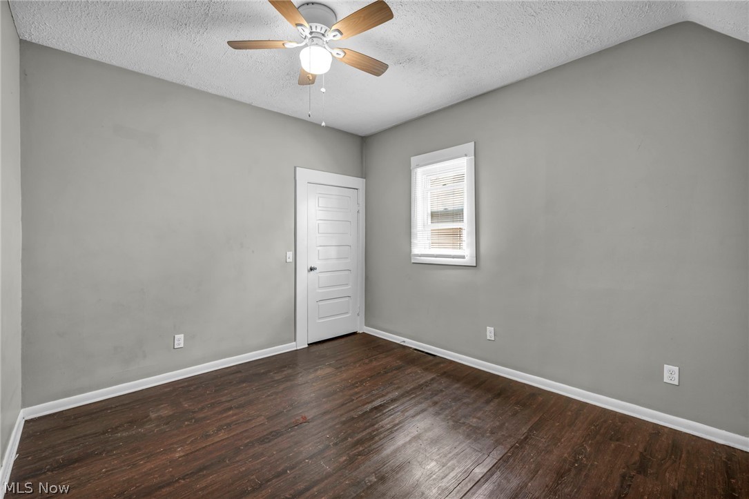 228 Gates Property Photo 3
