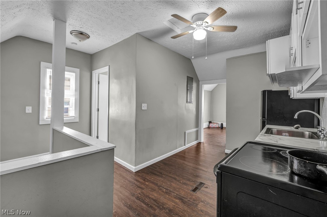 228 Gates Property Photo 6
