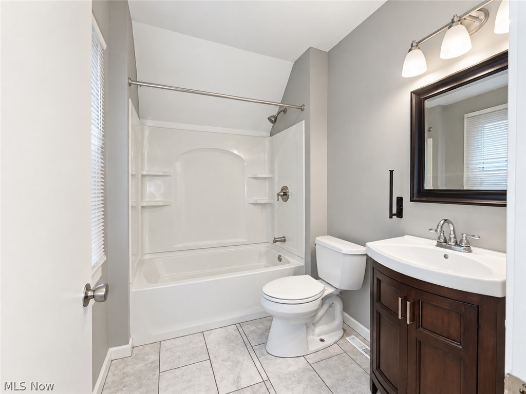 228 Gates Property Photo 8