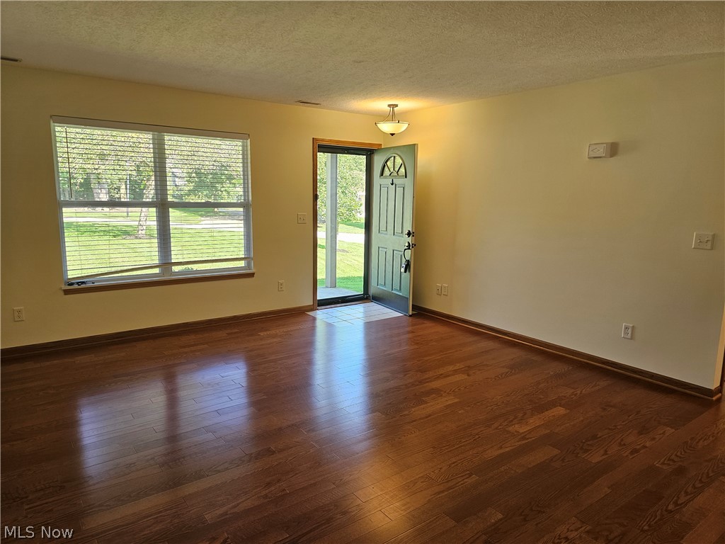 470 Pheasant Run Property Photo 5