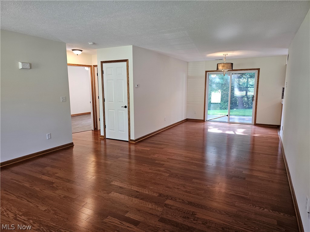 470 Pheasant Run Property Photo 6
