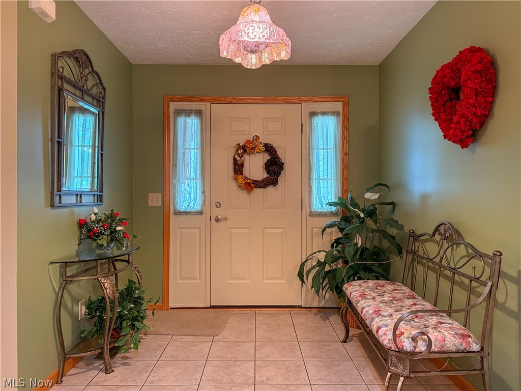 135 Pondview Circle Property Photo 3