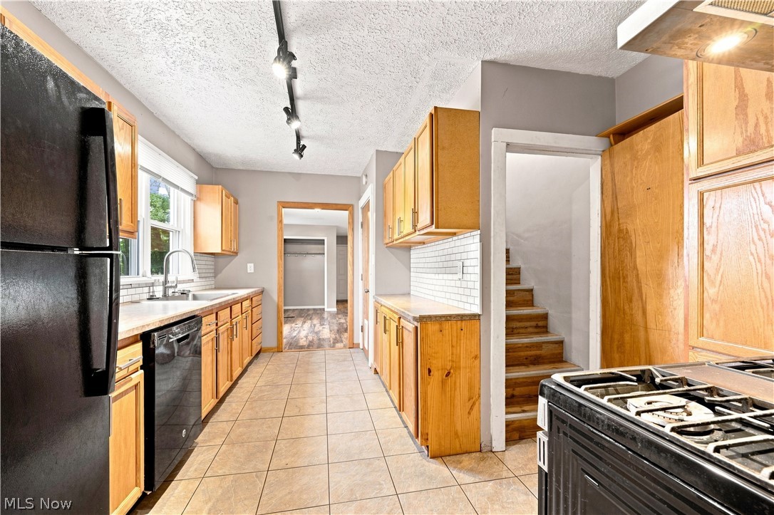 540 Bird Street Property Photo 10