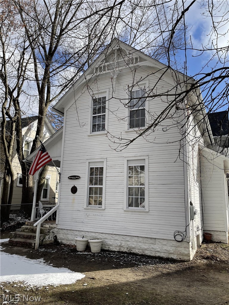 386.5 Silver Street UP Property Photo 1