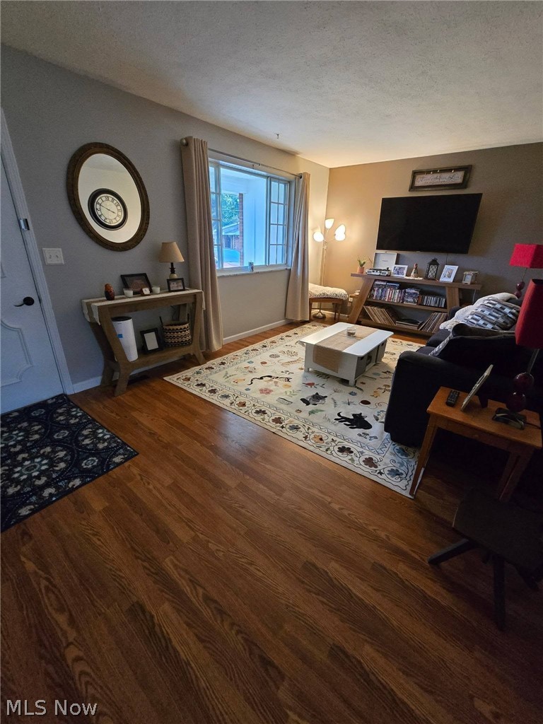 1576 Suzanne Circle Property Photo 3