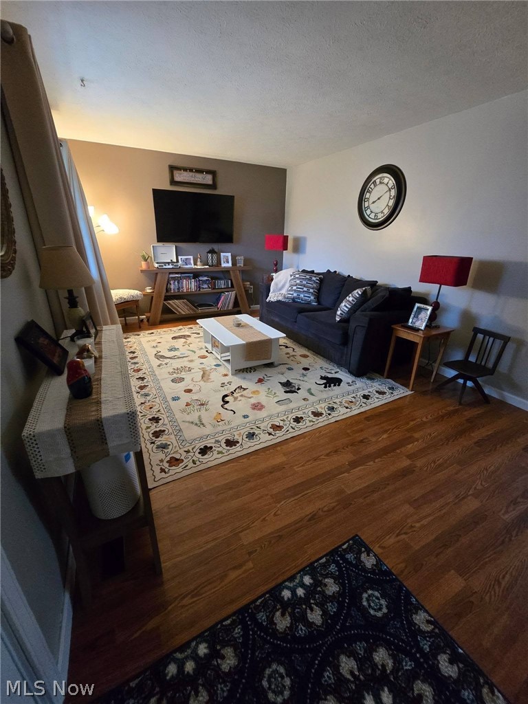 1576 Suzanne Circle Property Photo 4