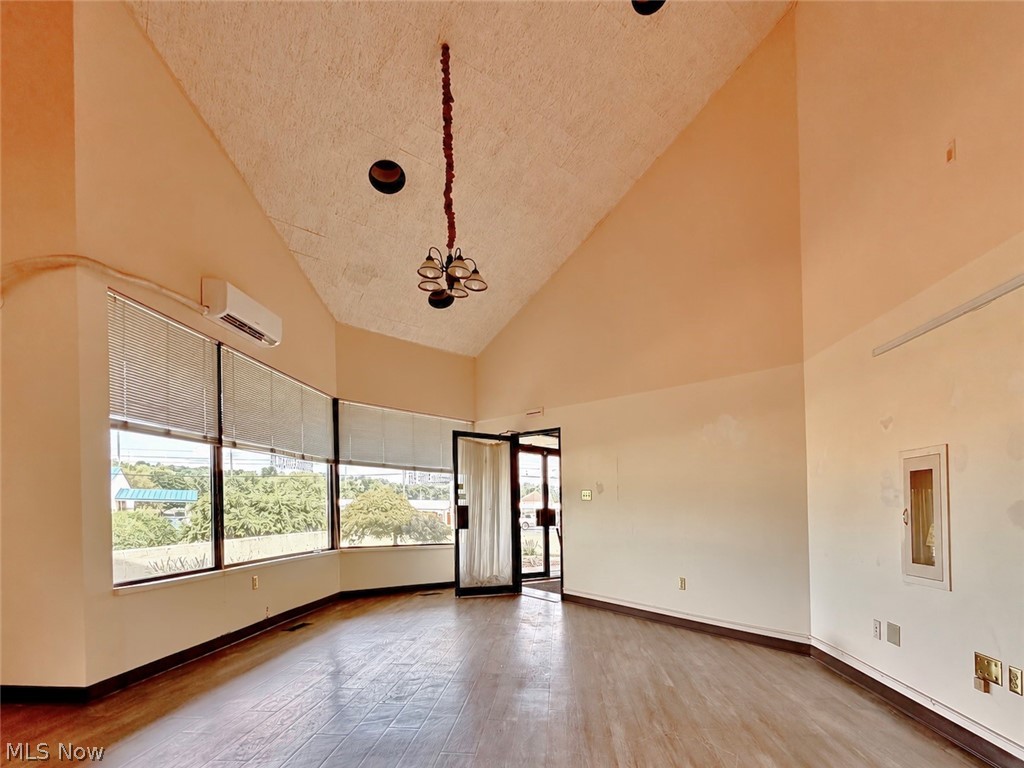 1925 Washington Boulevard Property Photo 12