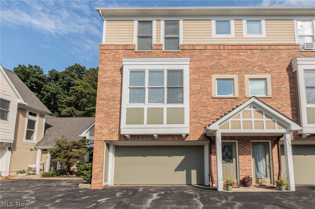 1517 Huntington Lane 1517