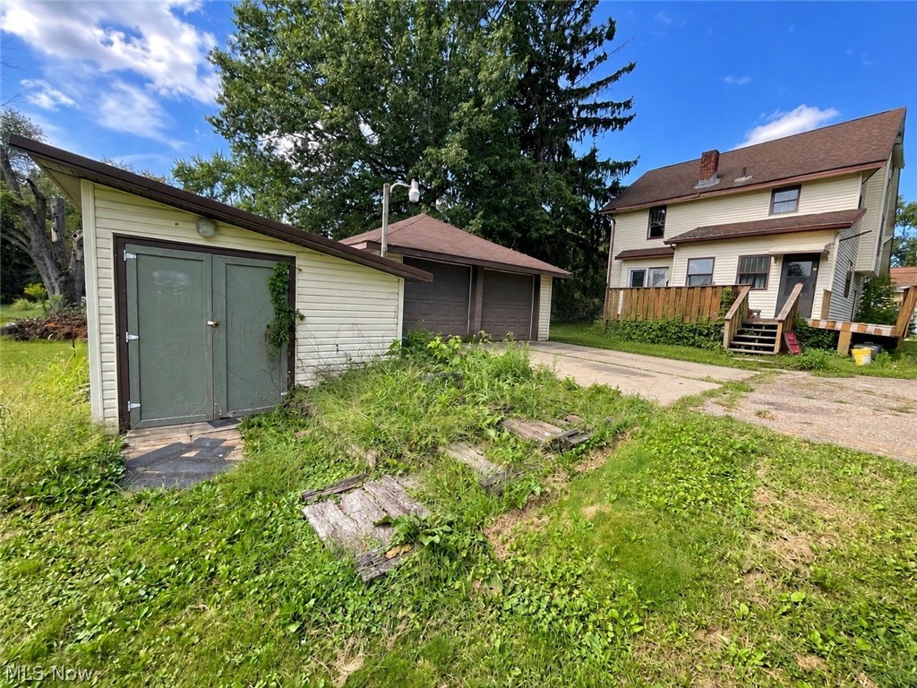 3404 Lincoln Street E Property Photo 4
