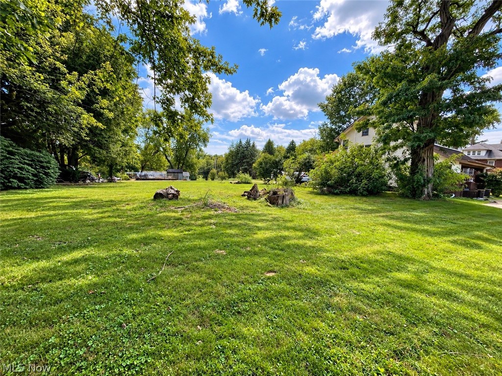 3404 Lincoln Street E Property Photo 5