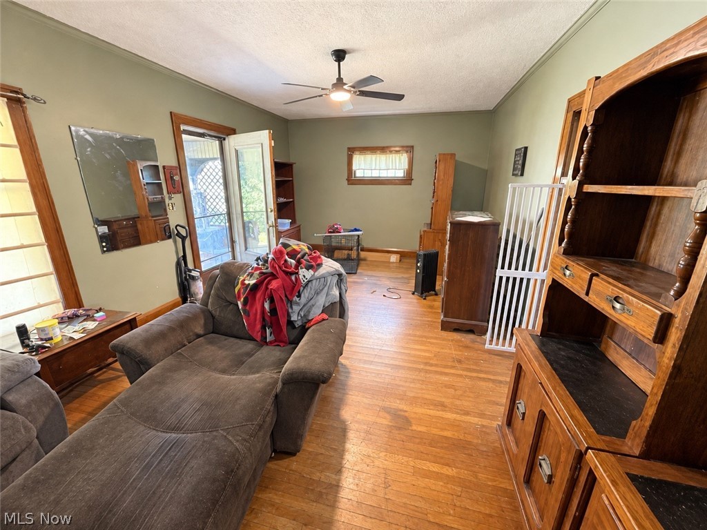 3404 Lincoln Street E Property Photo 7