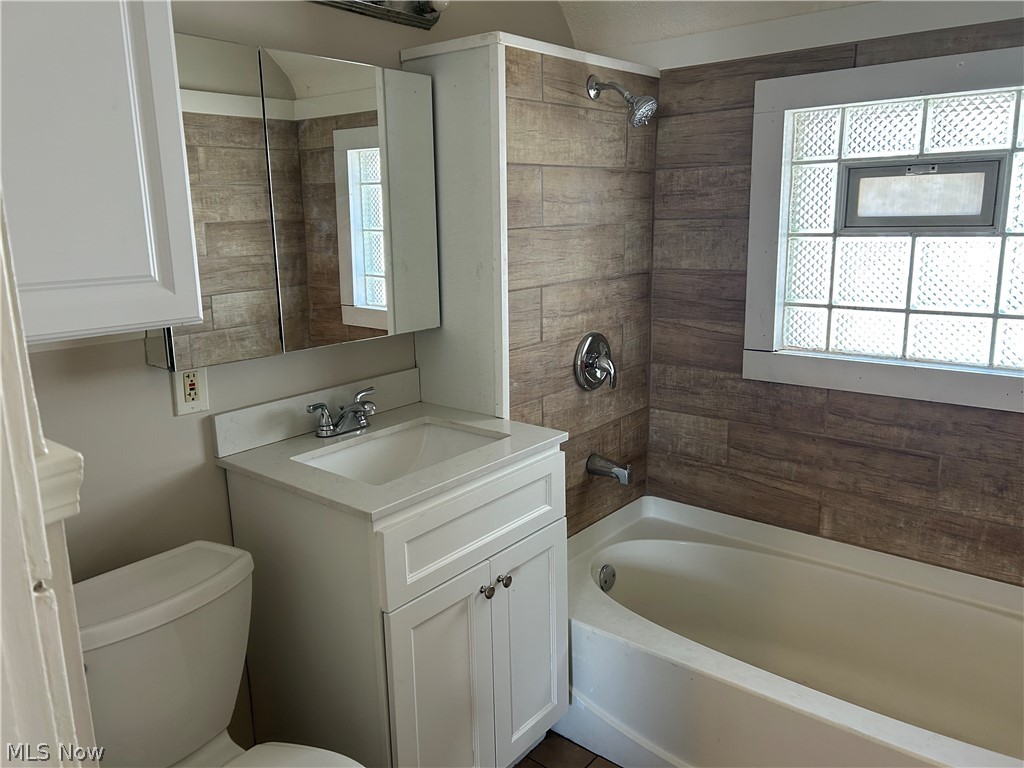 3961 E 53rd Street Property Photo 4