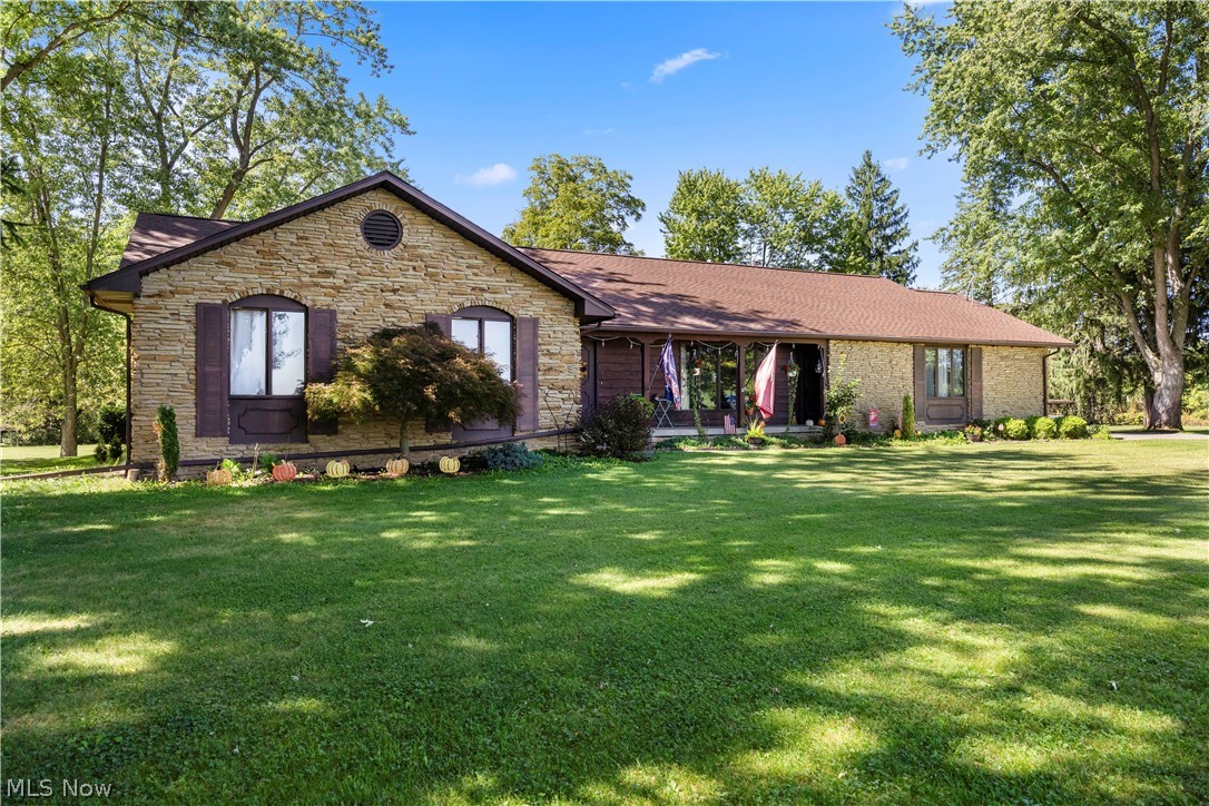 231 New State Road N Property Photo 1