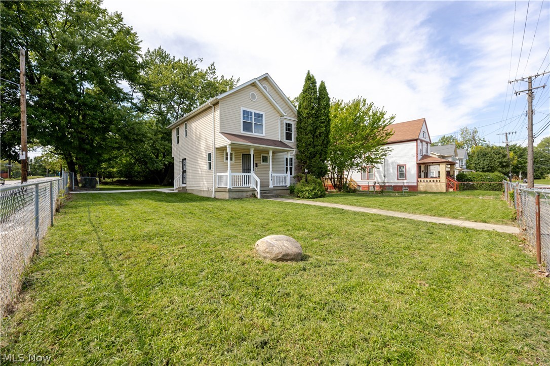 1404 Lakeview Road Property Photo 4