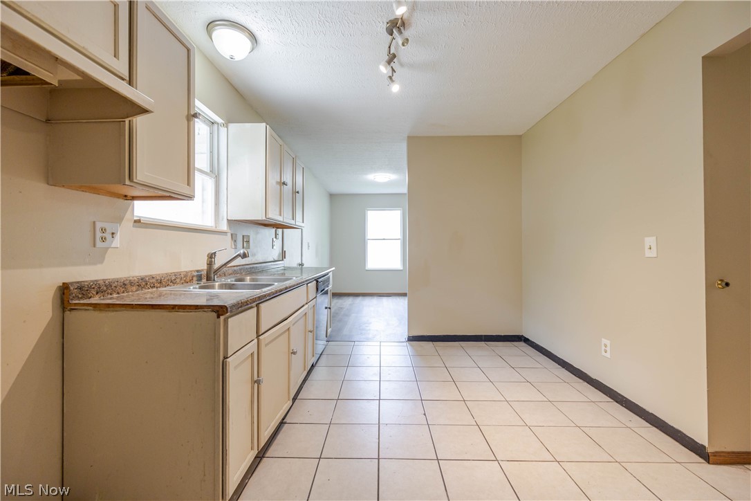 1404 Lakeview Road Property Photo 10