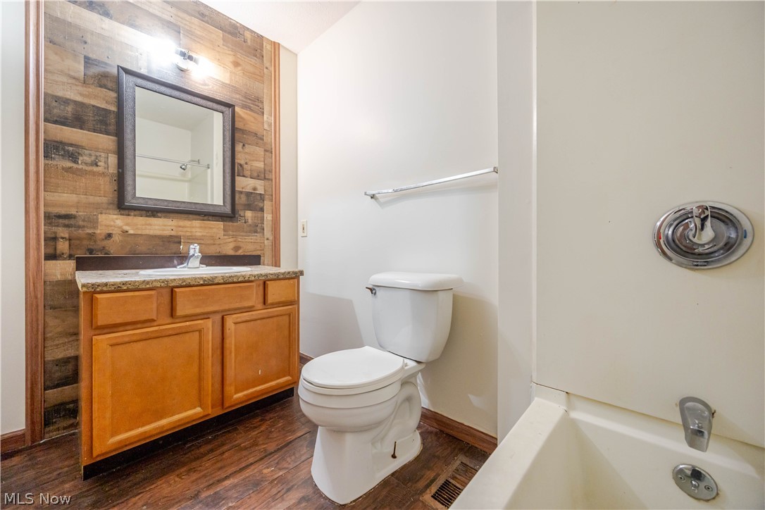 1404 Lakeview Road Property Photo 14