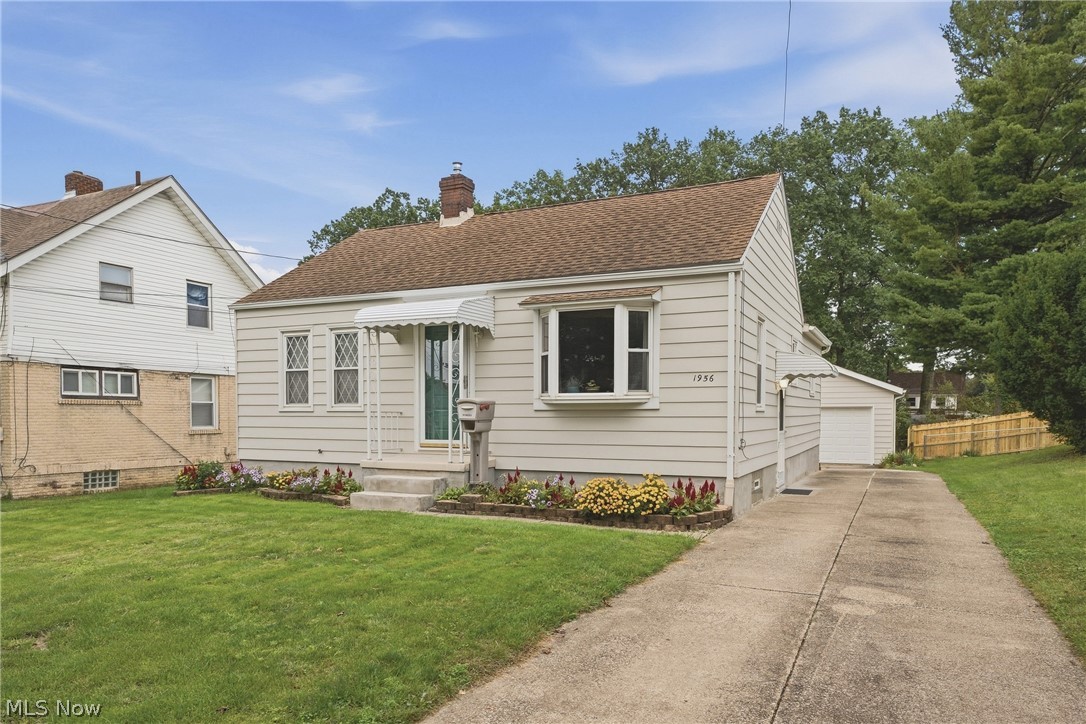 1956 Goodyear Boulevard Property Photo 2