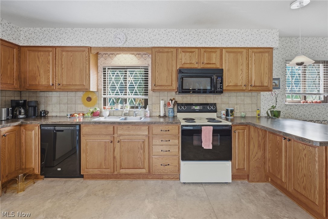 1956 Goodyear Boulevard Property Photo 9