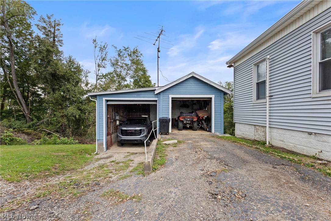 72395 Uniontown Flushing Road Property Photo 32