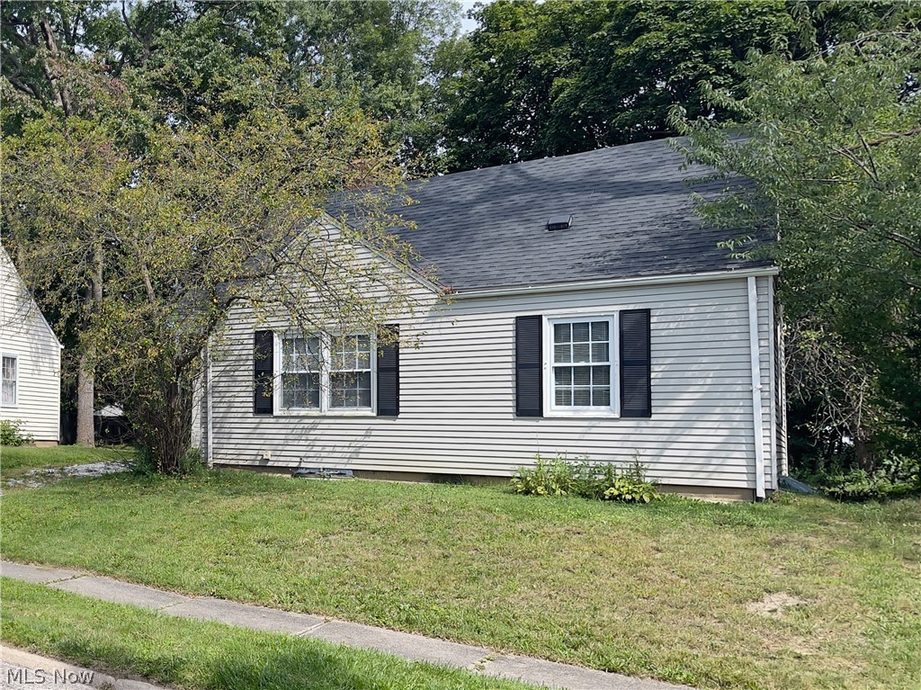 1731 Thornapple Avenue Property Photo 1