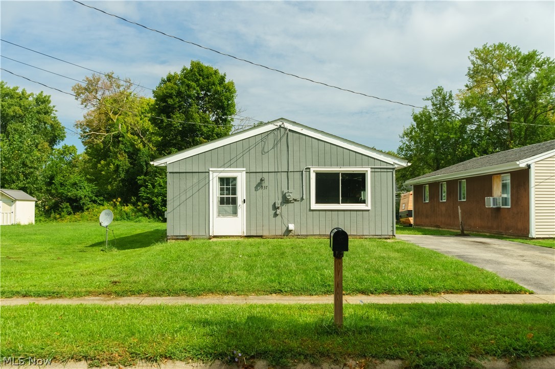 1937 4th Street Property Photo 1
