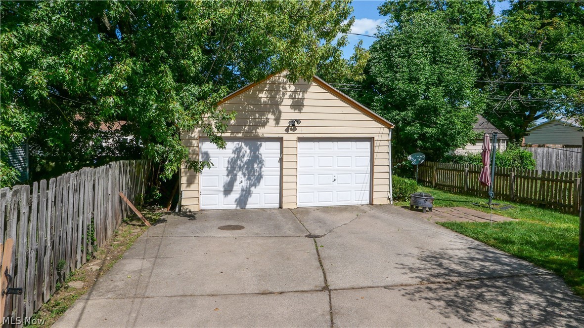 14611 Krems Avenue Property Photo 32