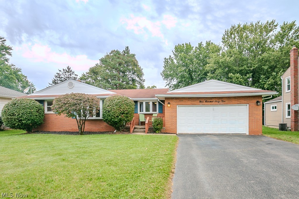 944 Larkridge Avenue Property Photo 1