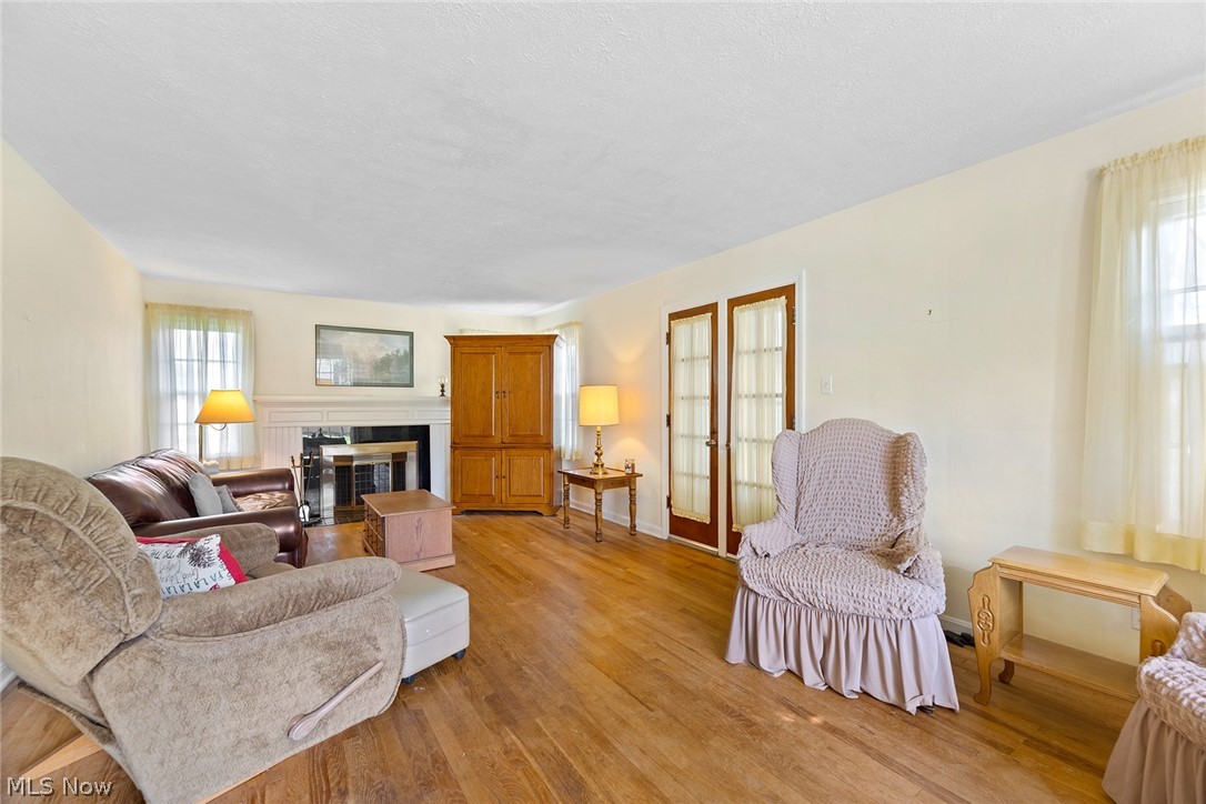 691 E Ford Avenue Property Photo 2